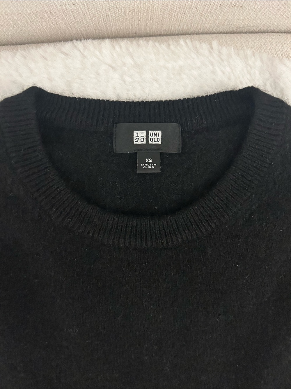 Uniqlo 100% Cashmere Black Crewneck Sweater Women - Size XS